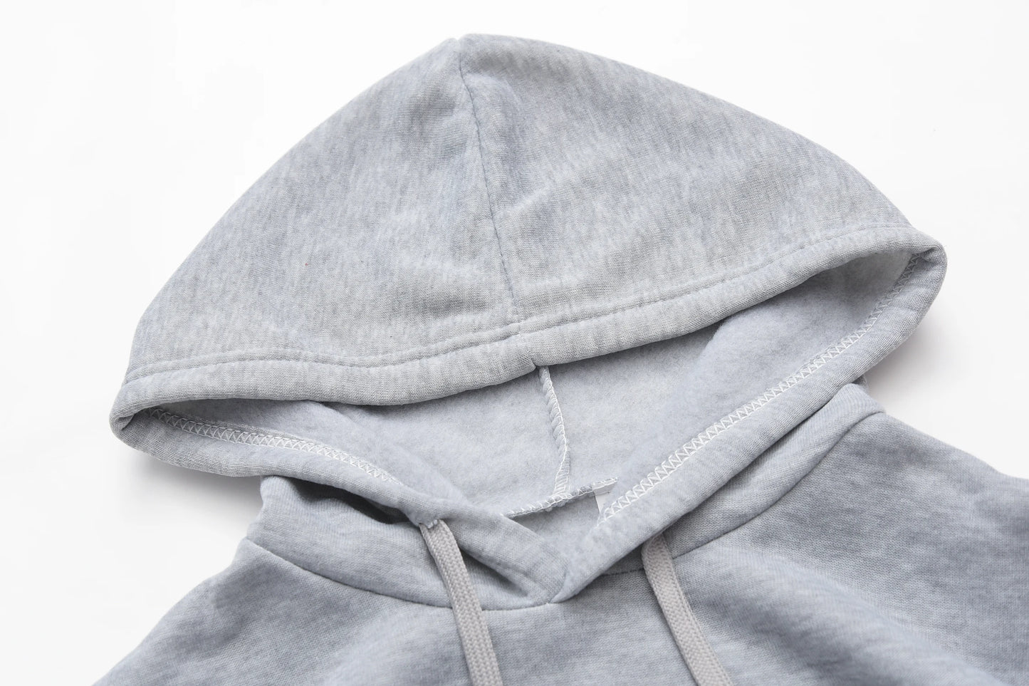 CloudSoft™ Women’s Loose Pullover Hoodie – Effortless Comfort Meets Everyday Style