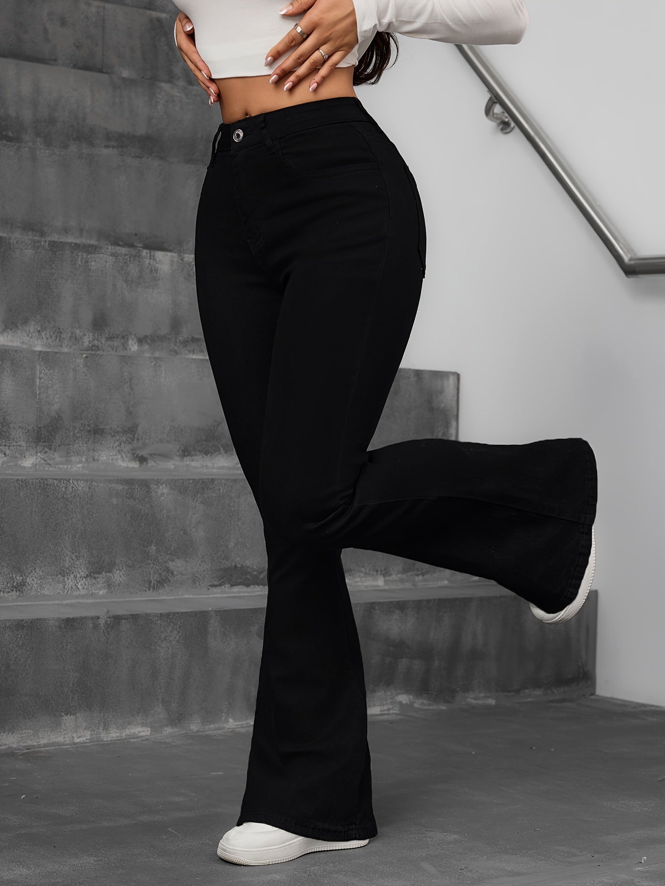 Jean flare taille haute stretch – Jean skinny sculptant preppy
