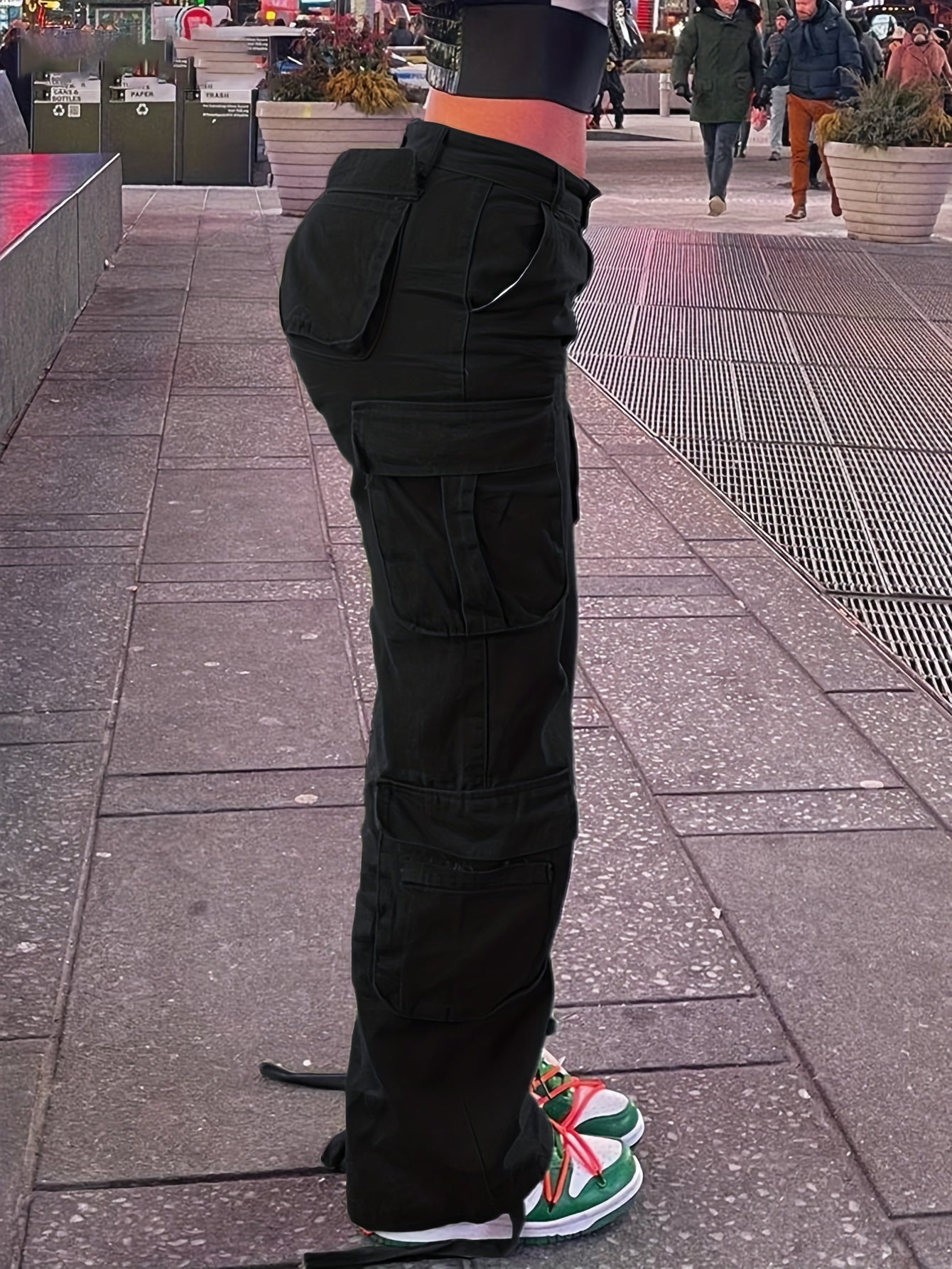 Women’s Retro Y2K Cargo Pants – High-Waisted Wide-Leg Streetwear