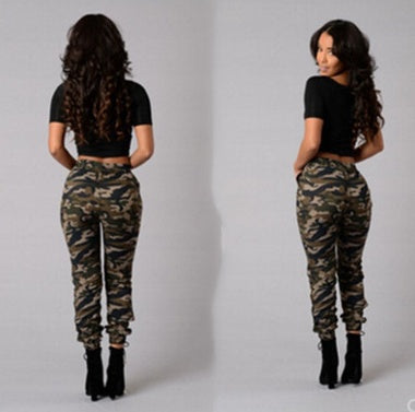 Loom & Soul Women’s Camouflage Print Trousers – High-Street Camo Pants with Mid-Waist Fit and Slim Tapered Leg
