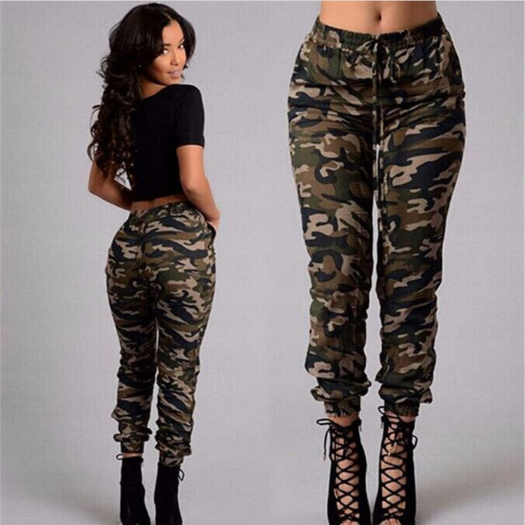Loom & Soul Women’s Camouflage Print Trousers – High-Street Camo Pants with Mid-Waist Fit and Slim Tapered Leg