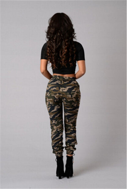 Loom & Soul Women’s Camouflage Print Trousers – High-Street Camo Pants with Mid-Waist Fit and Slim Tapered Leg
