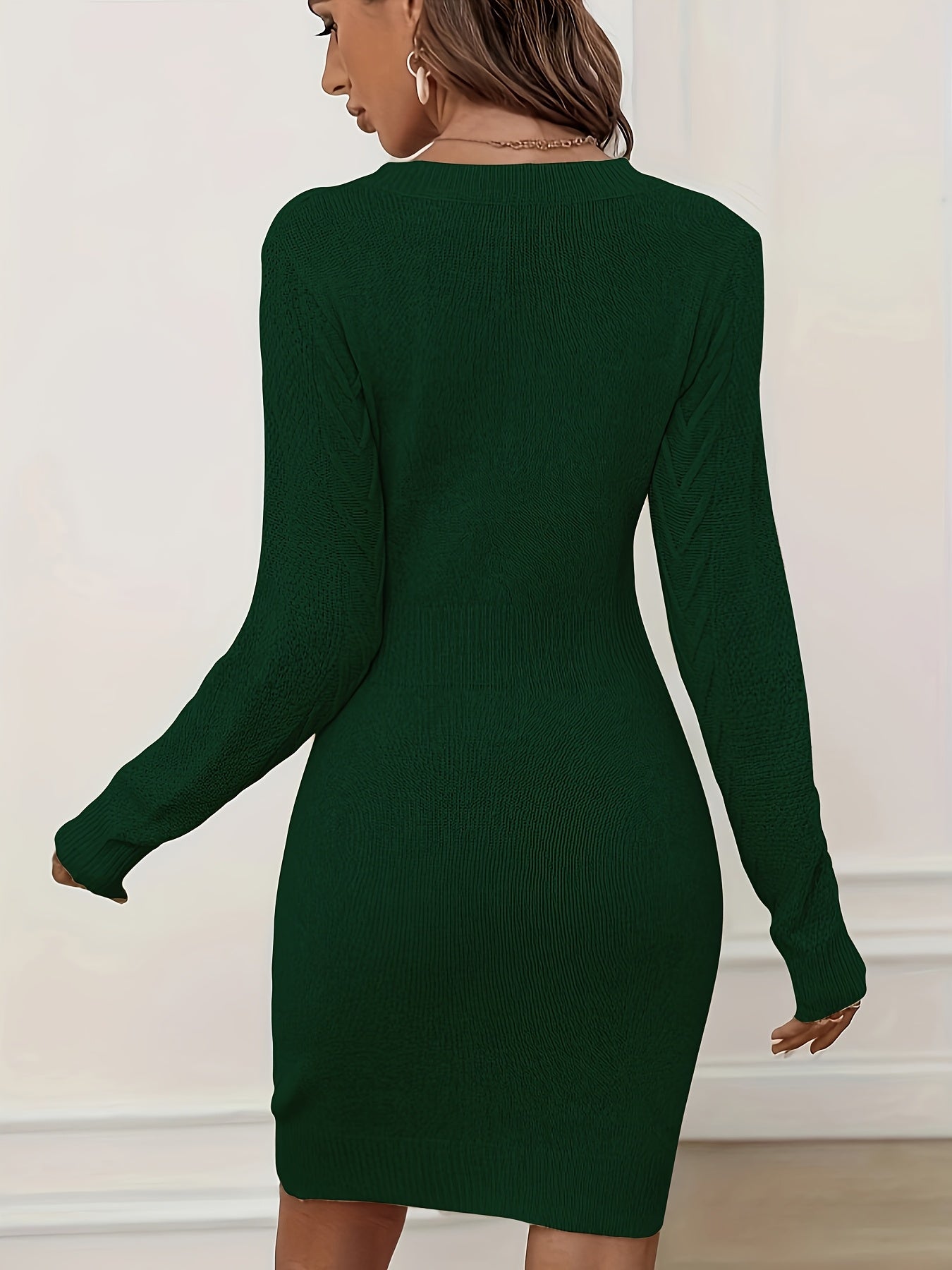 Robe moulante à manches longues avec taille cintrée – Robe pull élégante à col rond