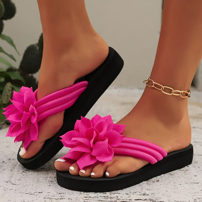 Sandales fleuries à coupe large pour femmes – Tongs plates et décontractées