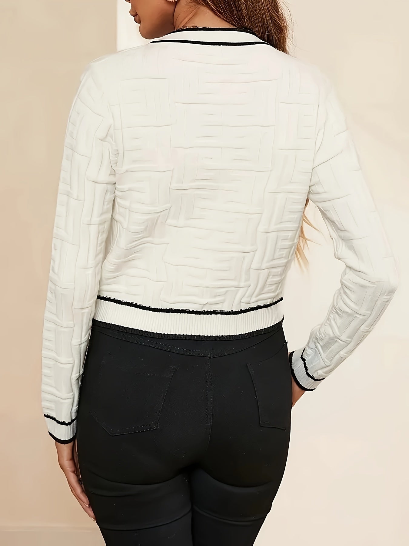 Slim-Fit Striped Cardigan – Elegant High-Stretch Knit Spring/Fall Sweater