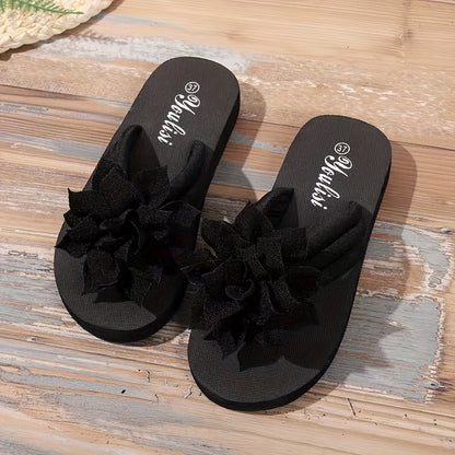 Sandales fleuries à coupe large pour femmes – Tongs plates et décontractées