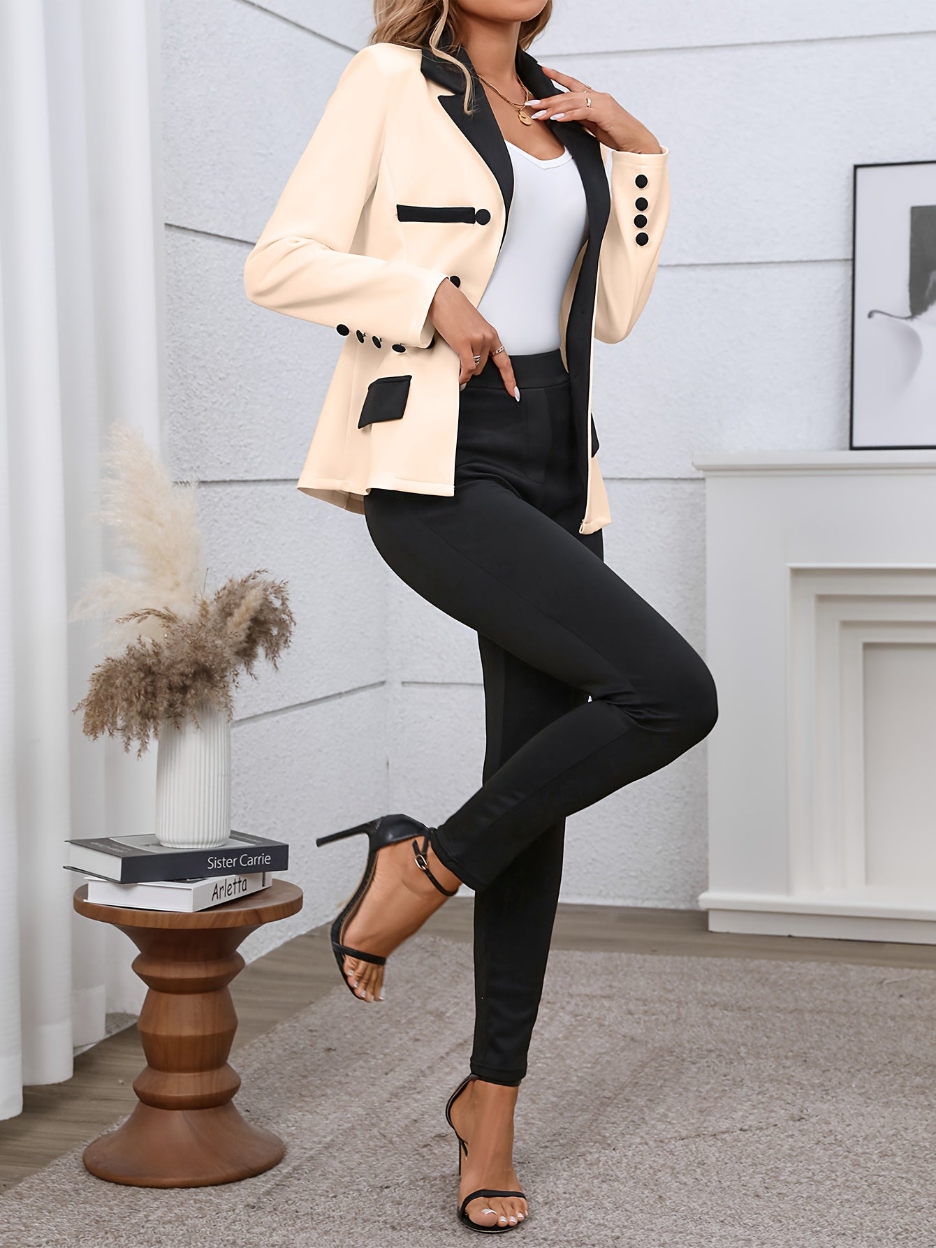 Elegante Traje de Moda con Parches para Mujer – Conjunto de Dos Piezas Primavera/Otoño