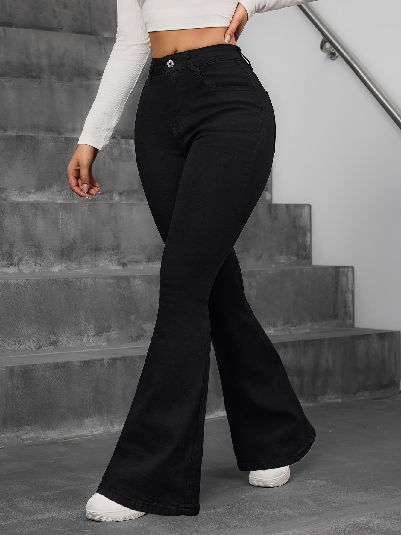 Jean flare taille haute stretch – Jean skinny sculptant preppy