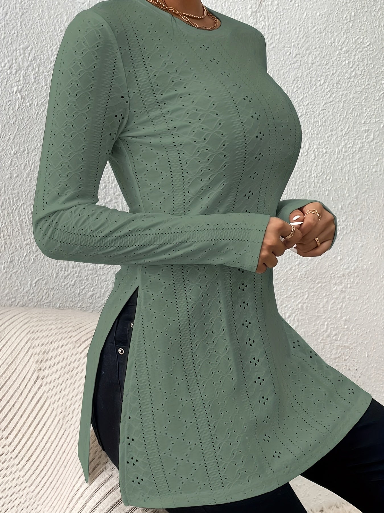 Elegant Long Sleeve Split Hem Top – Crew Neck Eyelet T-Shirt
