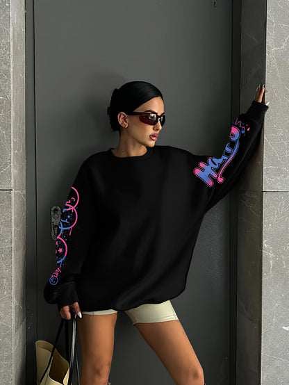 Women’s Graffiti Letter Sweatshirt – Black Artistic Fall/Winter Pullover