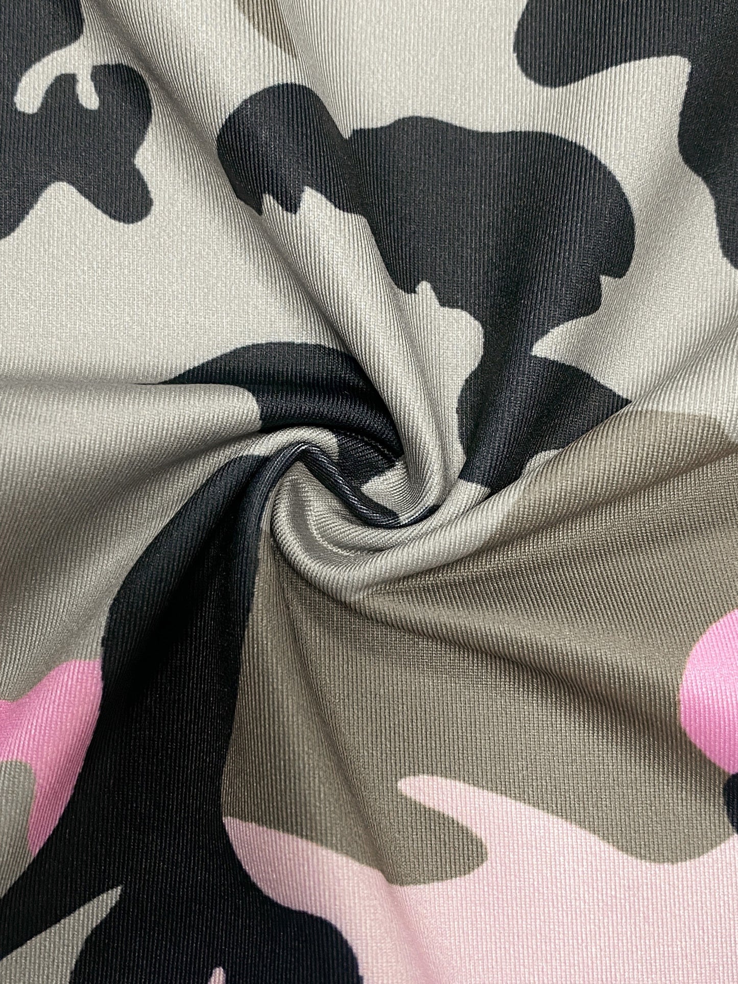 Women’s High-Waist Camo Leggings – Stretch Fit with Side Pockets