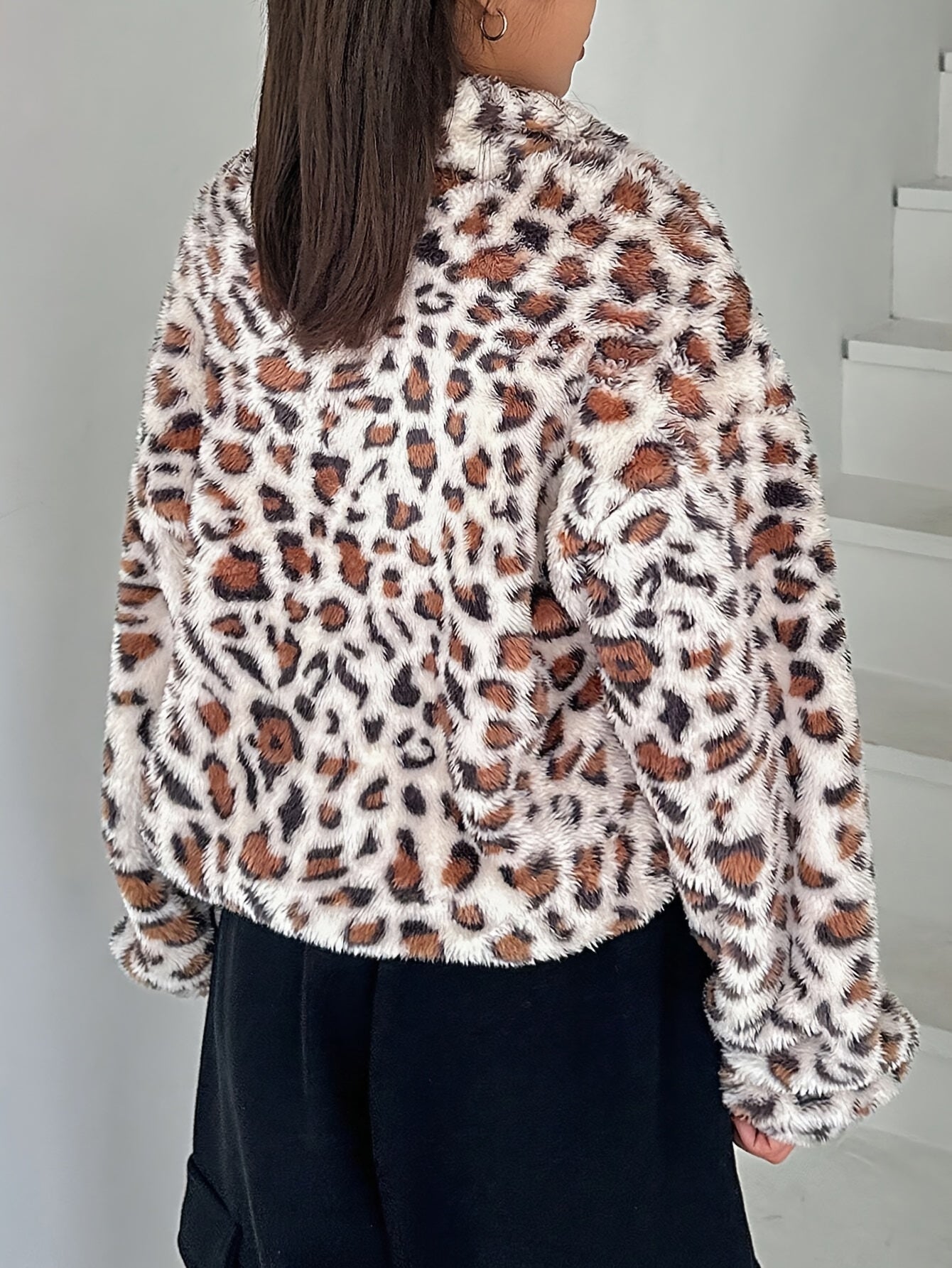 Elegant Leopard Print Plush Hoodie – Soft Fleece-Lined Zip Jacket