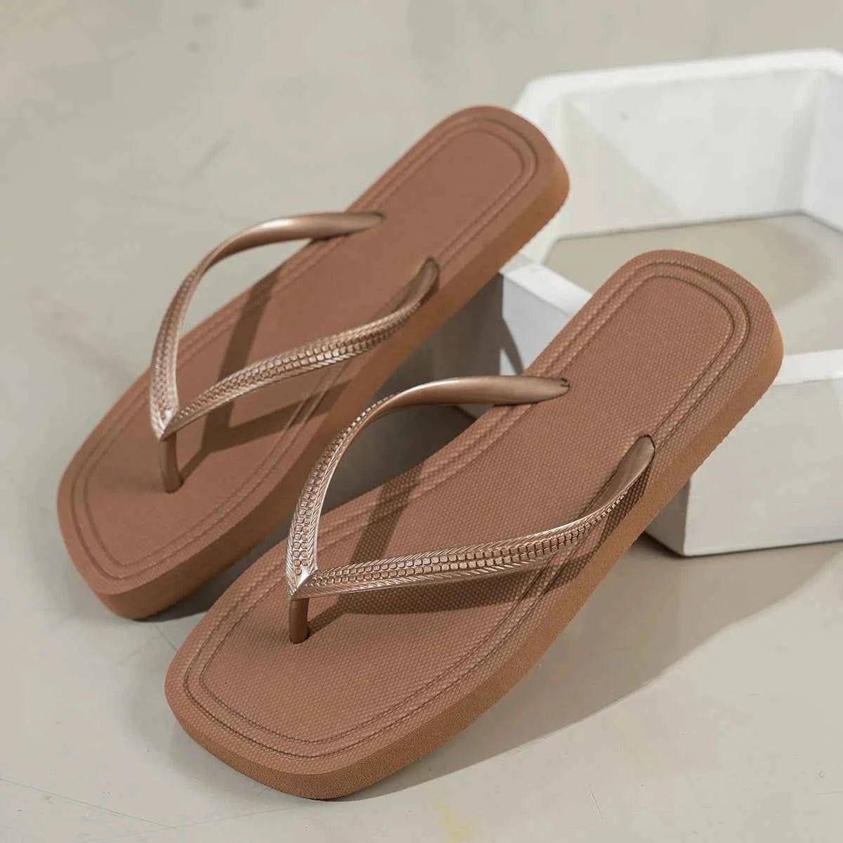 Minimal Square Toe Flip Flops – Lightweight Summer Comfort