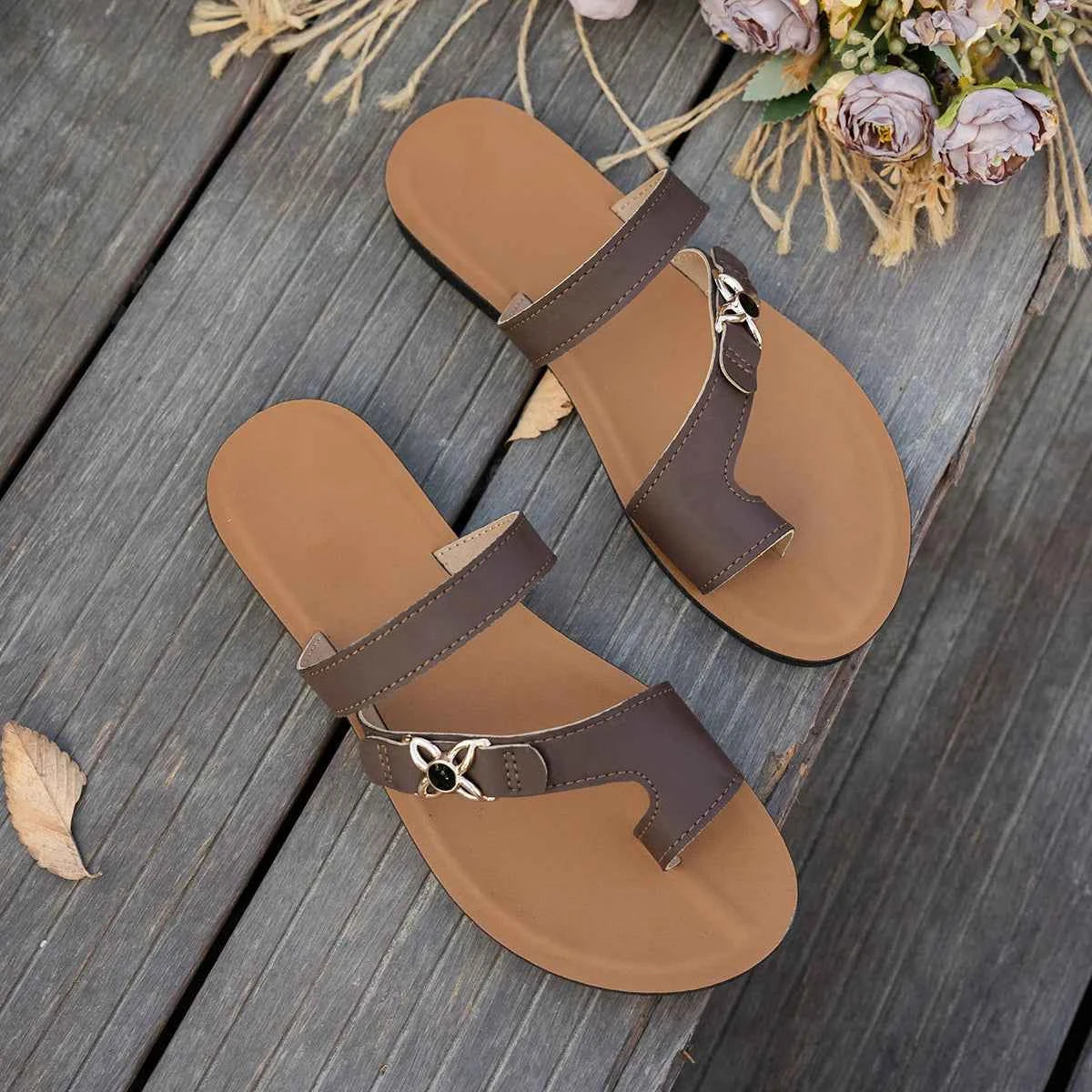 Versatile Slip-On Sandals – Soft Comfort Everyday Style