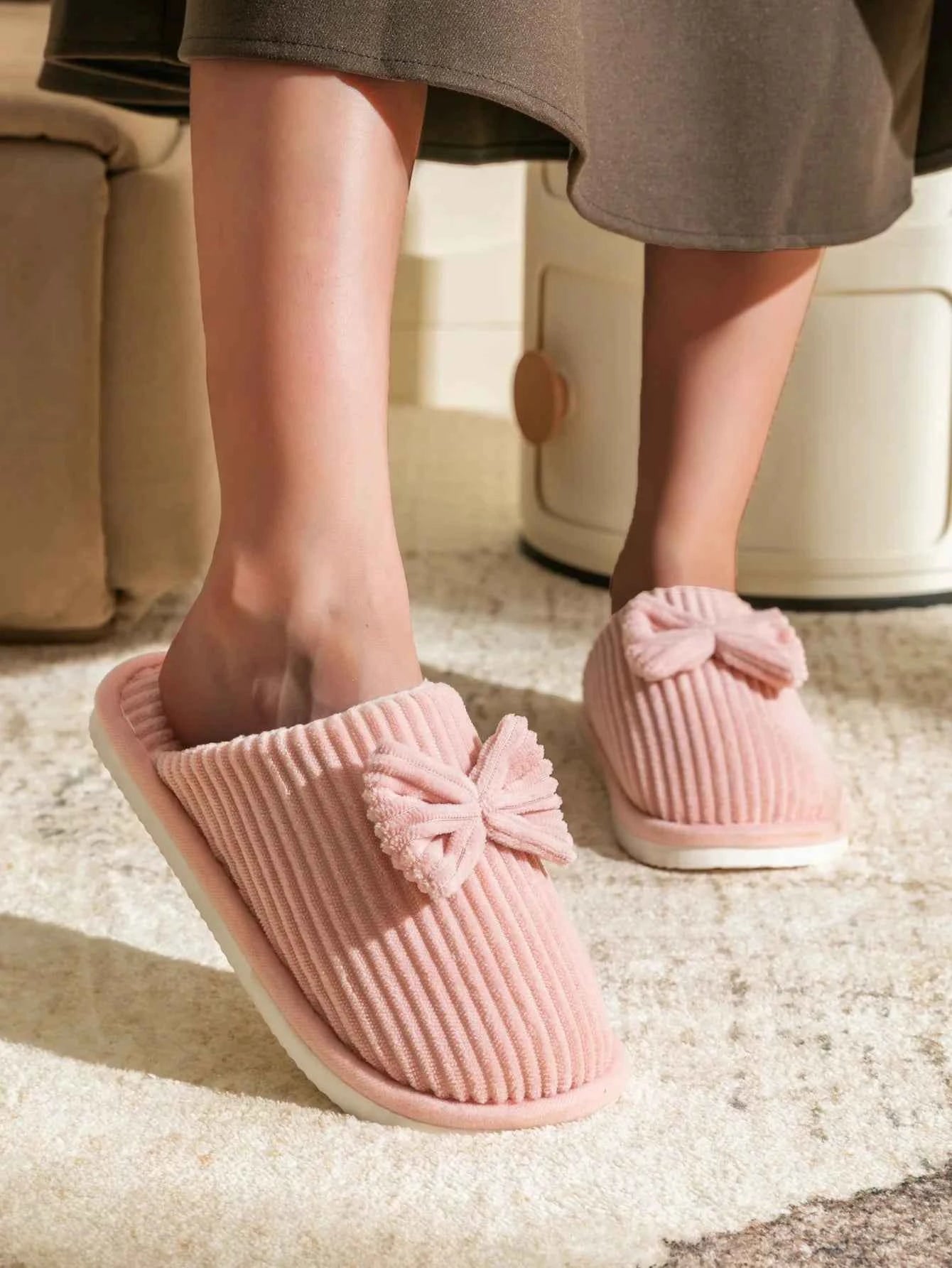 Bow Plush Home Slippers – Cozy Soft Comfort Slides