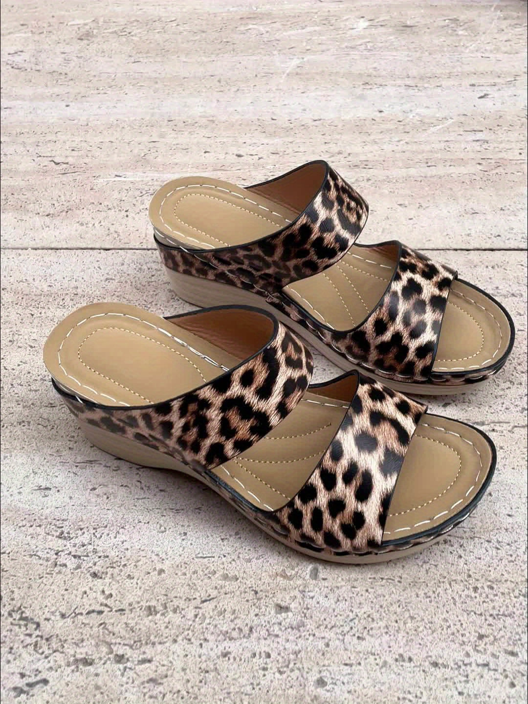 Sandales Compensées Imprimé Léopard – Chaussures d'Été à Plateforme et Bout Ouvert