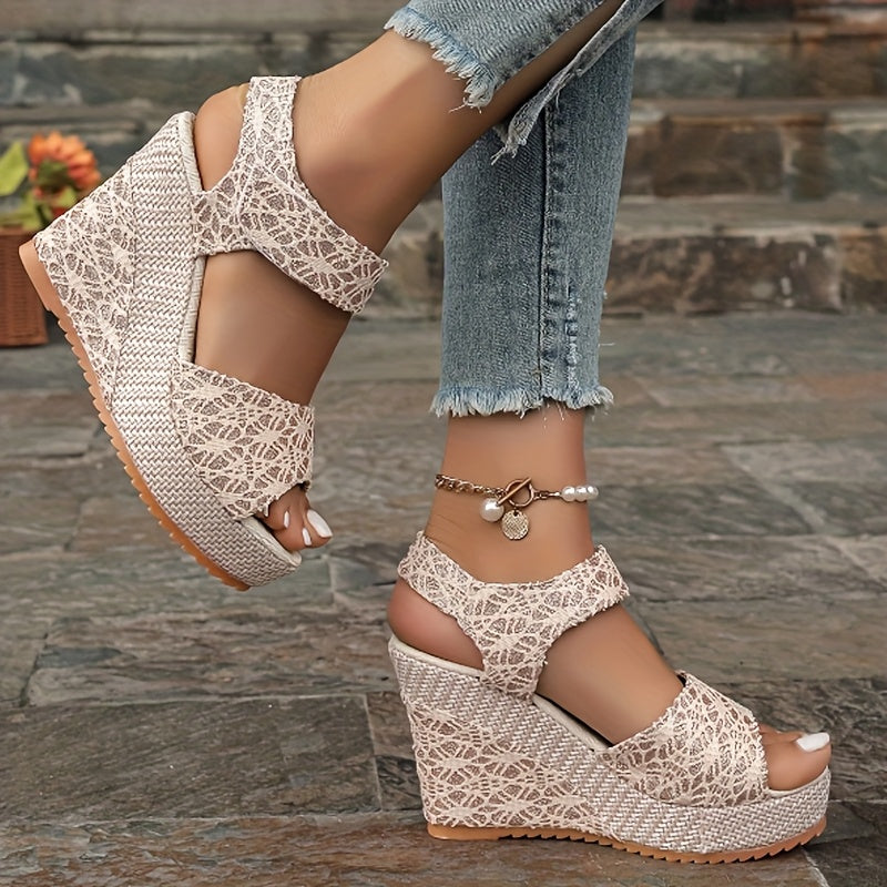 Sandales compensées en dentelle noire – Talons d'été élégants avec bride cheville