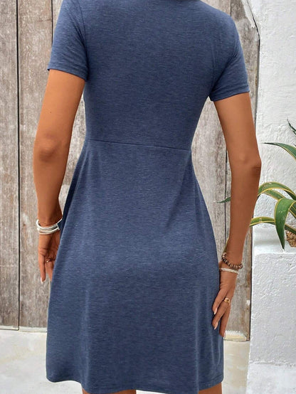 Minivestido con cuello en V y fruncido delantero: elegante vestido túnica informal de verano