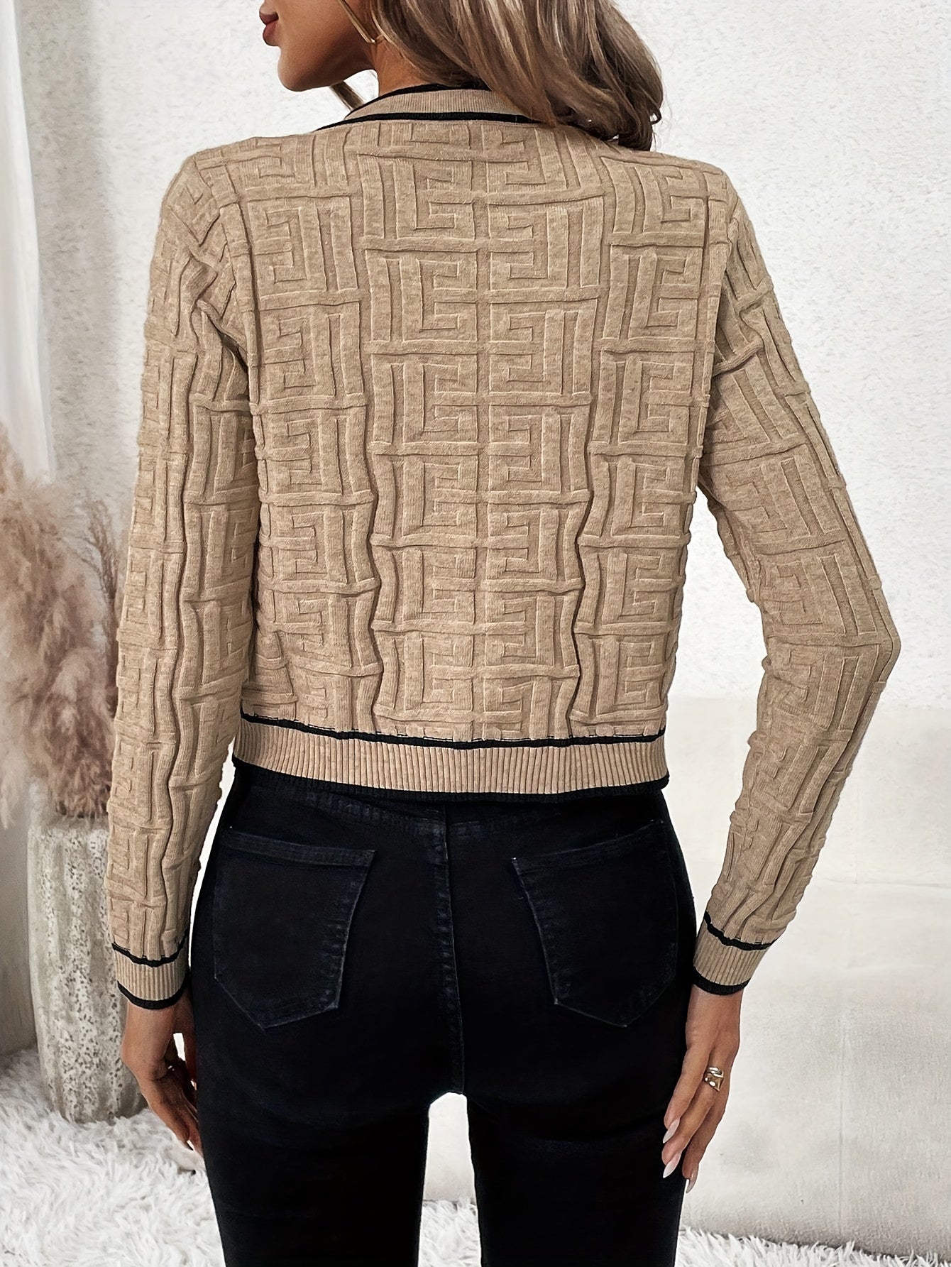 Slim-Fit Striped Cardigan – Elegant High-Stretch Knit Spring/Fall Sweater